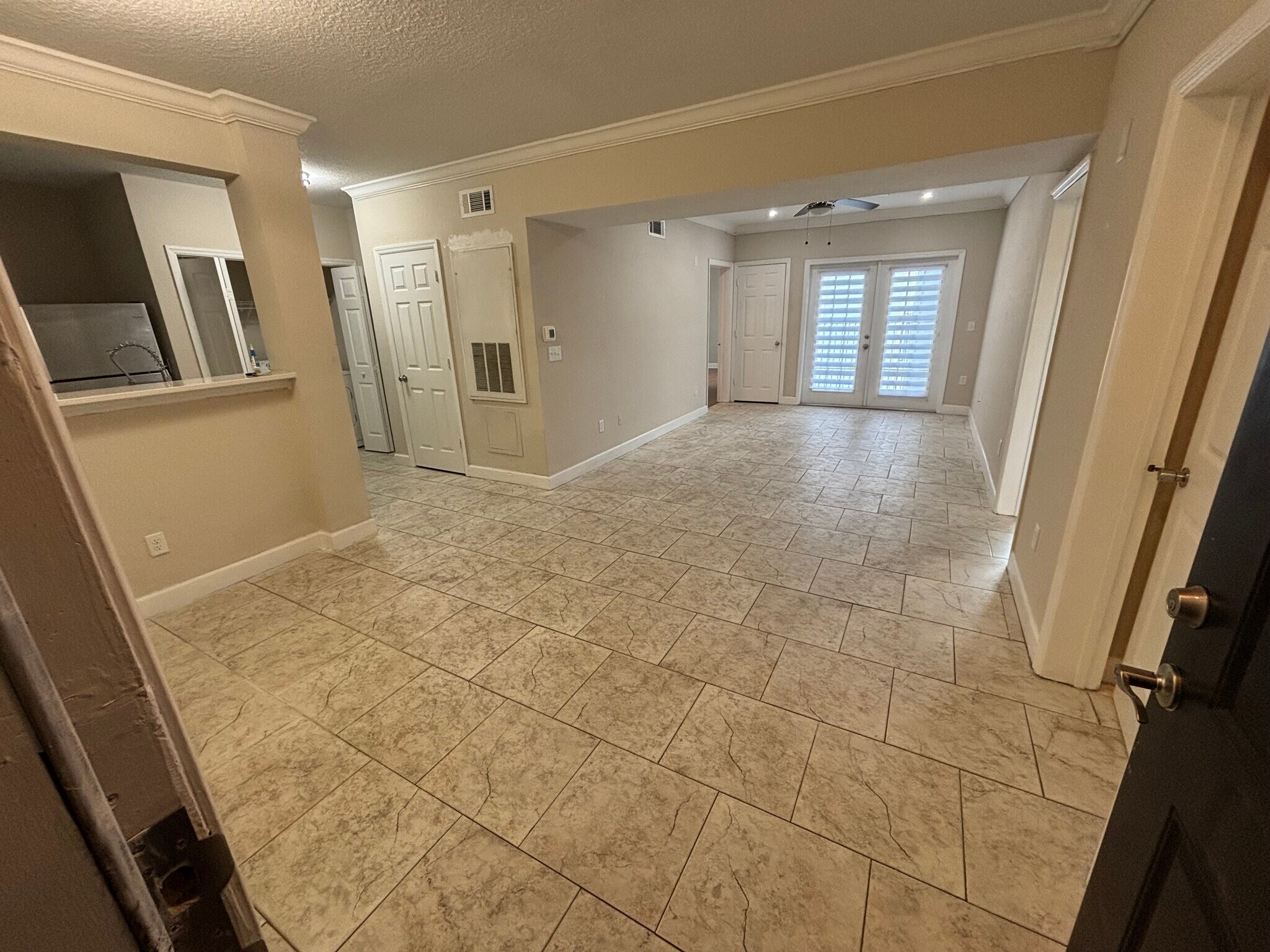 Building Photo - 206 E South St