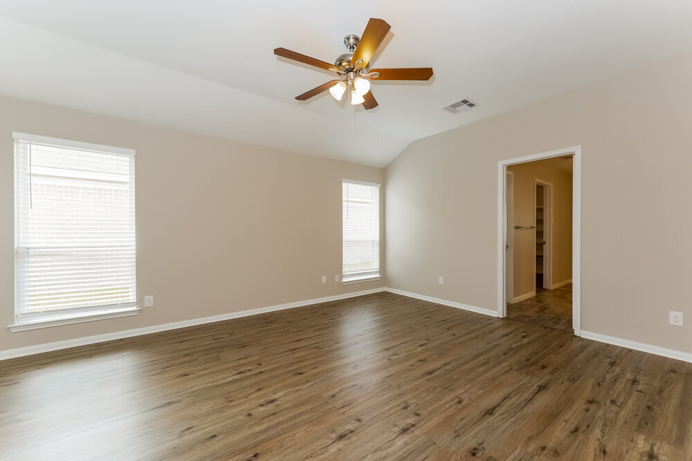 Building Photo - 9957 Yearling Pl