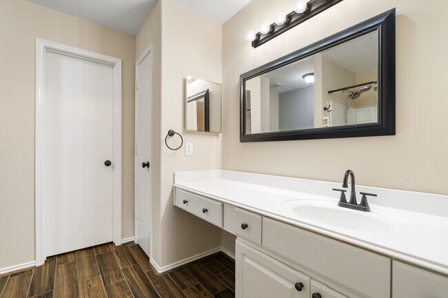 Building Photo - 26 S Vesper Bend Cir