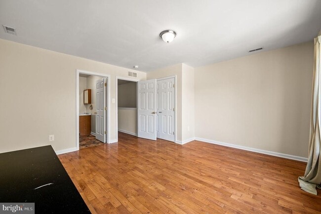 Building Photo - 1256 S 45th St