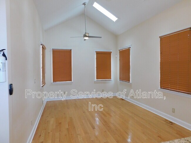 Building Photo - 675 Grady Pl SW