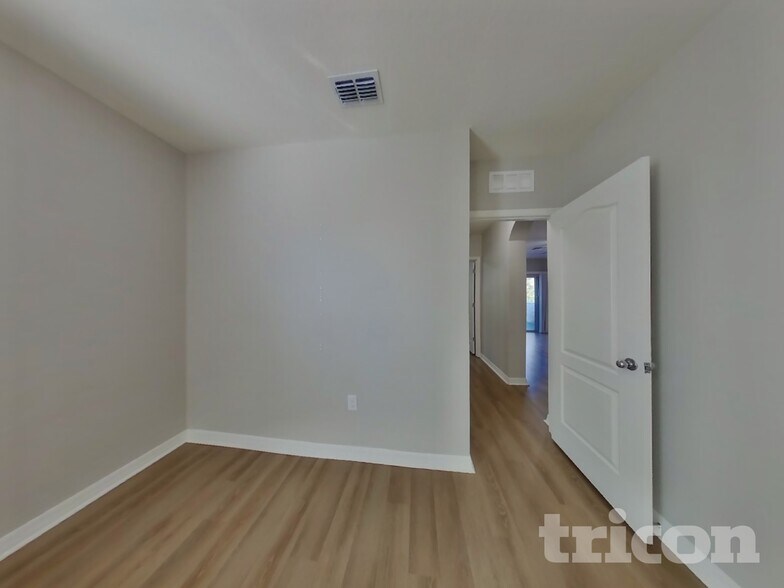 Building Photo - 2508 Valhalla Dr