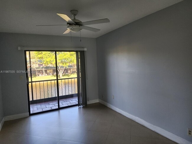 Building Photo - 537 N University Dr