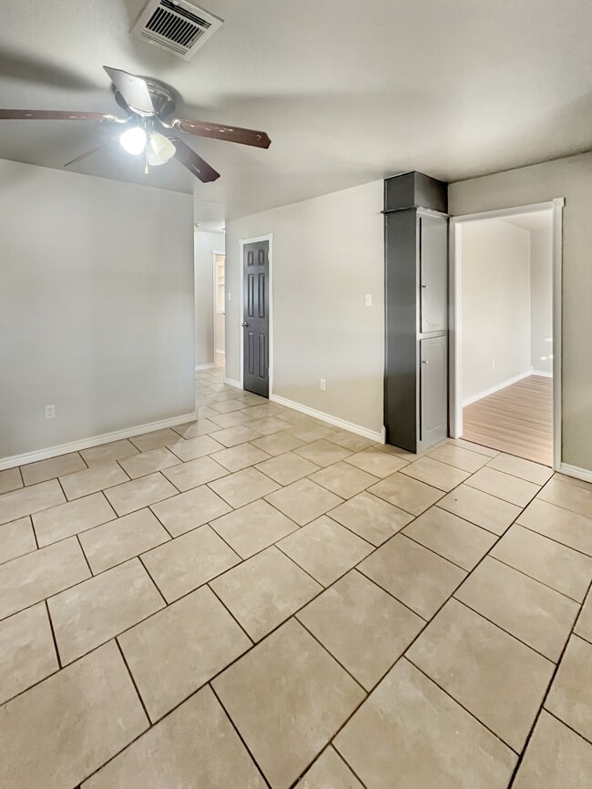 Building Photo - 6707 NW Compass Dr