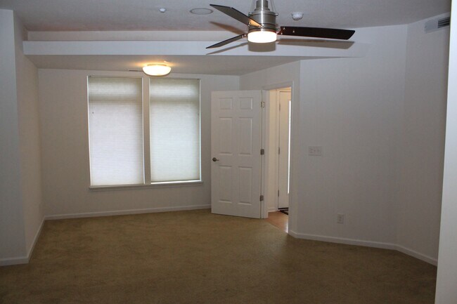 Building Photo - Located in the Detroit-Shoreway Area