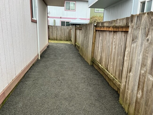 Building Photo - *Move In Special, Half off Rent! (See ad for details)*3 Bedroom Home!