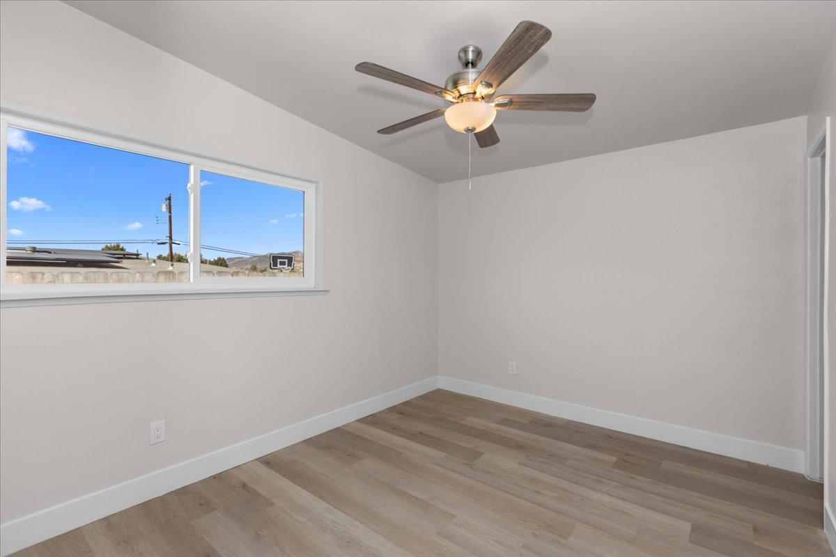Building Photo - 9255 Fairlawn St