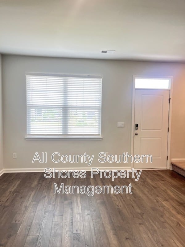 Building Photo - 2879 Pegasus Pl