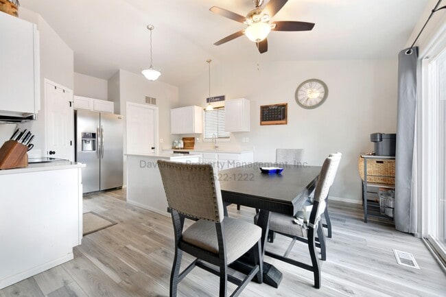 Building Photo - Stunning 3 Bedroom House in Fountain