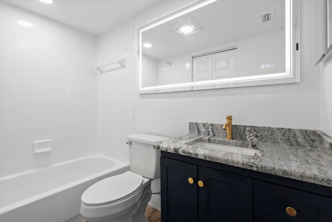 Building Photo - 2518 SE Anchorage Cove