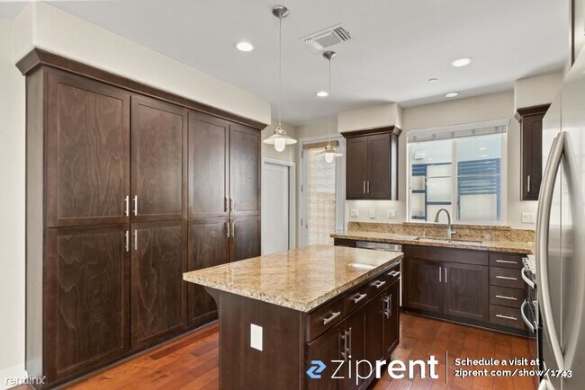 Building Photo - 4 br, 3 bath House - 8533 Preserve Ave, Ne...