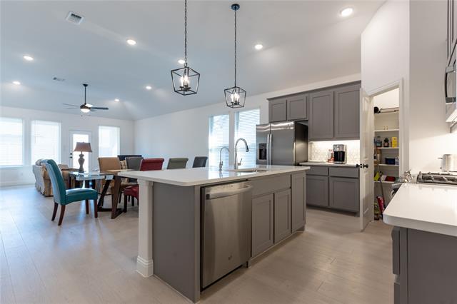 Building Photo - 5200 Woodway Dr