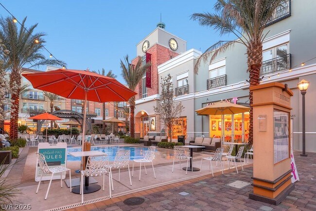 Building Photo - 917 Vegas View Dr