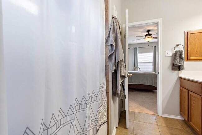 Building Photo - 2009 Blewett Dr