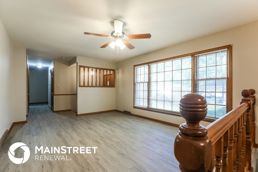 Building Photo - 523 E Prairie Terrace