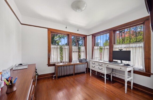 Building Photo - 1224 Sherman Ave