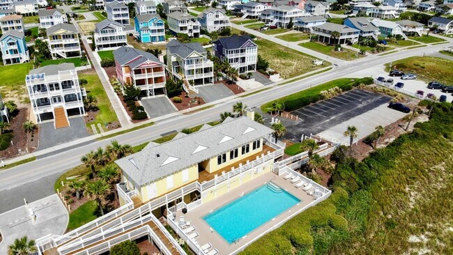 Building Photo - Amazing home in sought-after Winding River Plantation