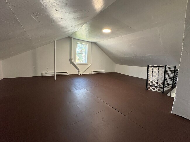 Building Photo - Newly Renovated Three-Bedroom, One Bathroom Row Home - Special Available – Contact Our Office for...