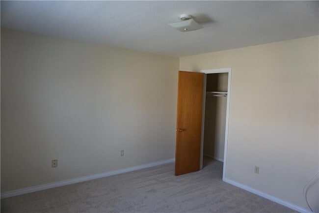 Building Photo - 2720 Whitney Pl