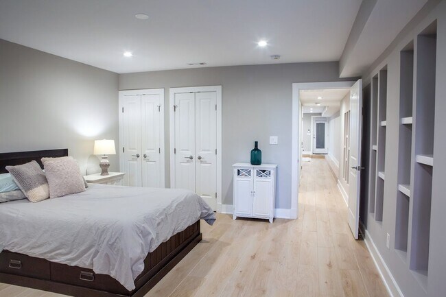 Building Photo - Stunning 1BR 1BA Lower Level in Spectacular Capitol Hill Townhome-Rent Incl Utilities