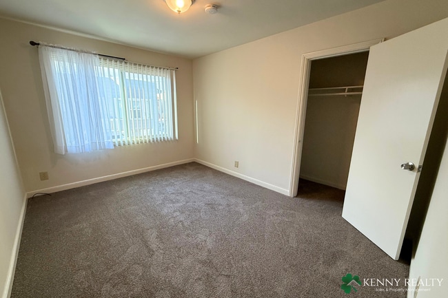 Building Photo - Bright and Updated 1 Bedroom Home with Pri...