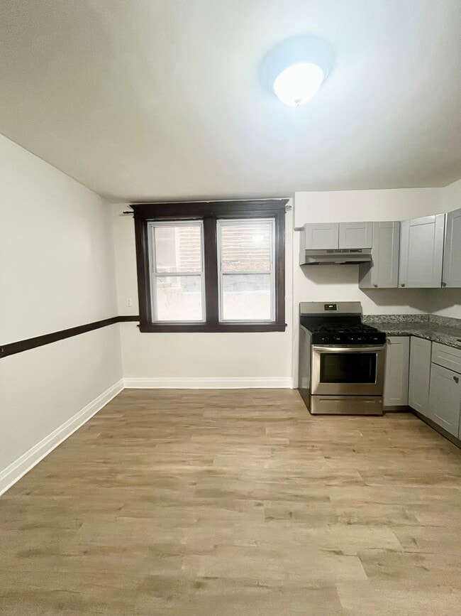 Building Photo - 2421 S Drake Ave