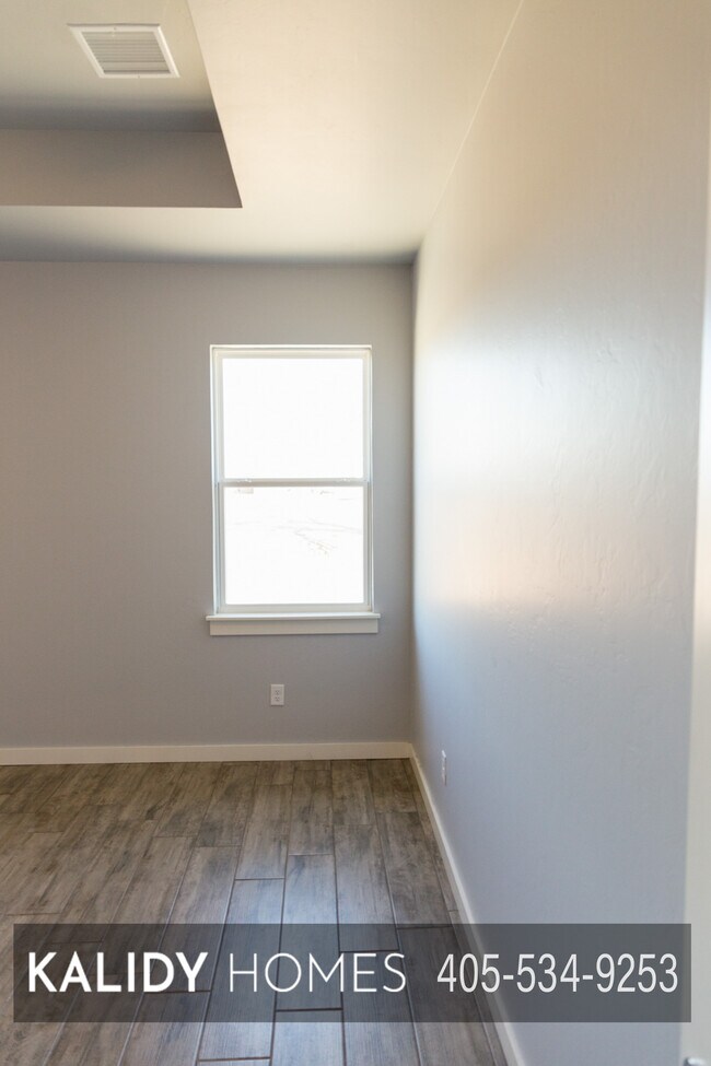 Building Photo - 306 Kirks Holw