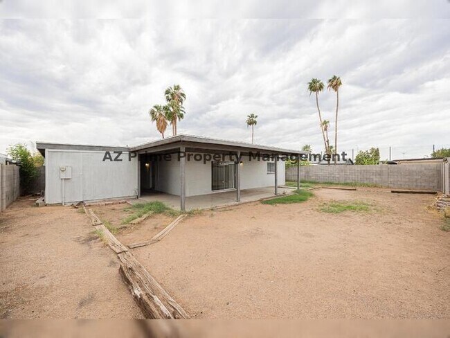 Building Photo - 1838 E Enid Ave