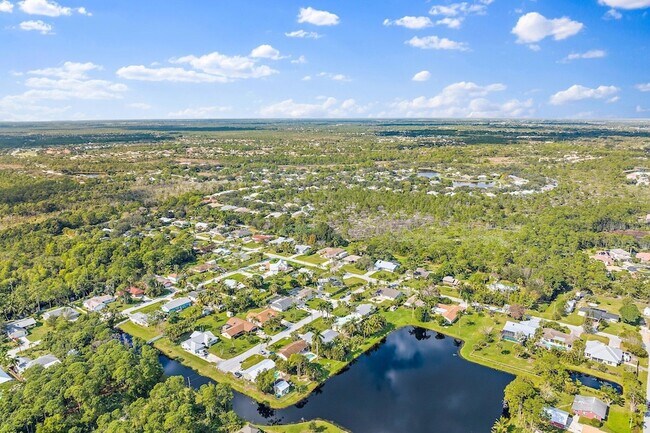 Building Photo - 5854 SE Orange Blossom Trail