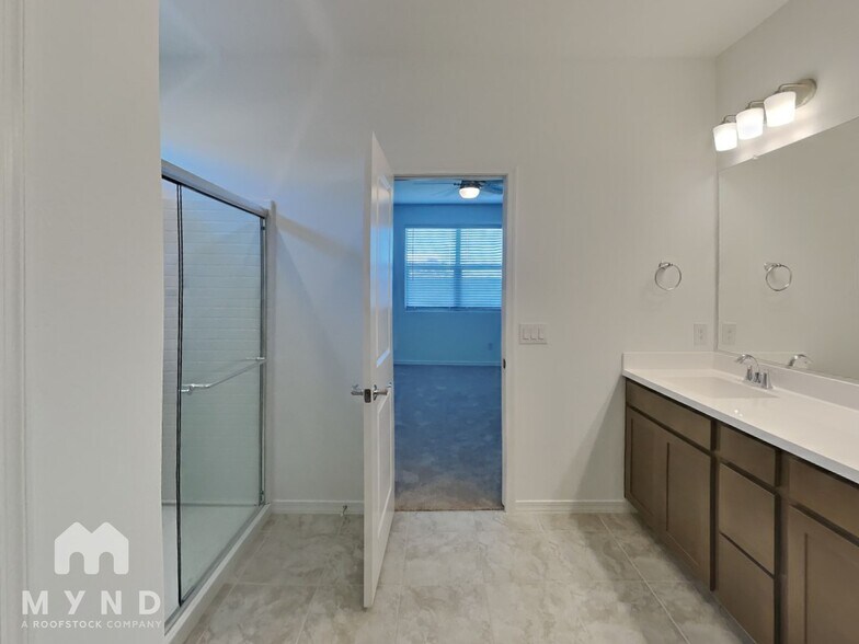 Building Photo - 4051 E Ghost Flower Ln