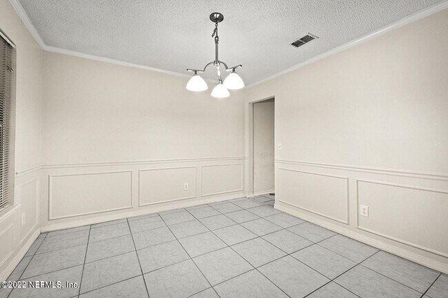 Building Photo - 12635 Chapeltown Cir E