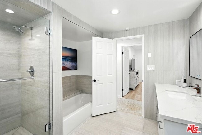 Building Photo - 14858 Round Valley Dr