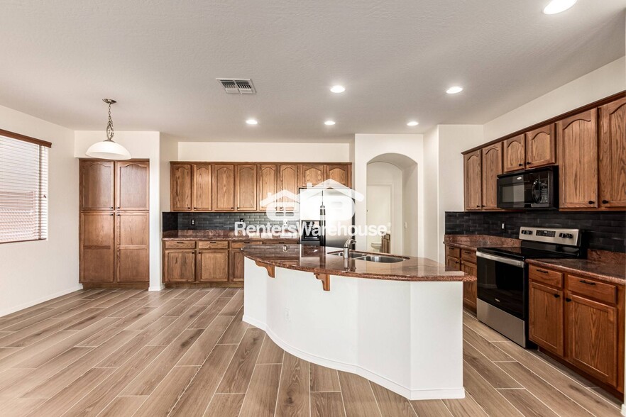 Building Photo - 12018 W Vernon Ave