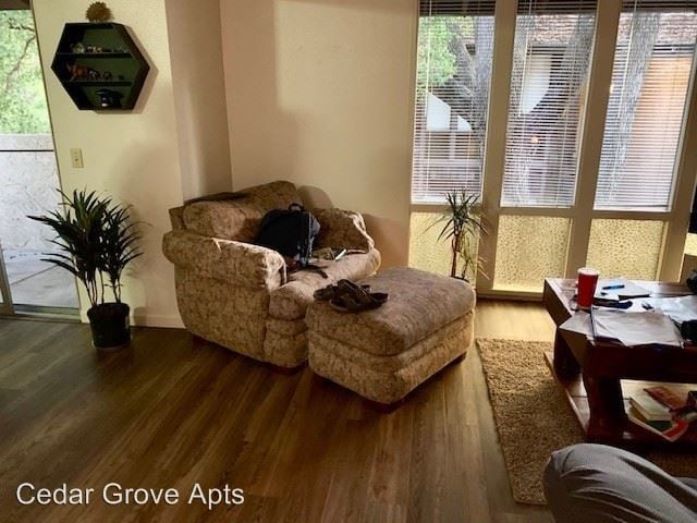 Building Photo - 2 br, 1 bath Apartment - 1865 East 8th Street