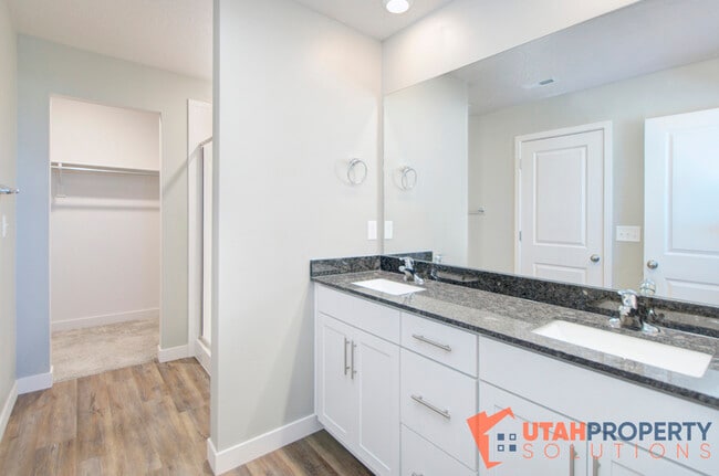 Building Photo - 6069 W Olivine River Ln