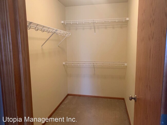 Building Photo - 2 br, 2.5 bath House - 4051 Eliza Ave #102