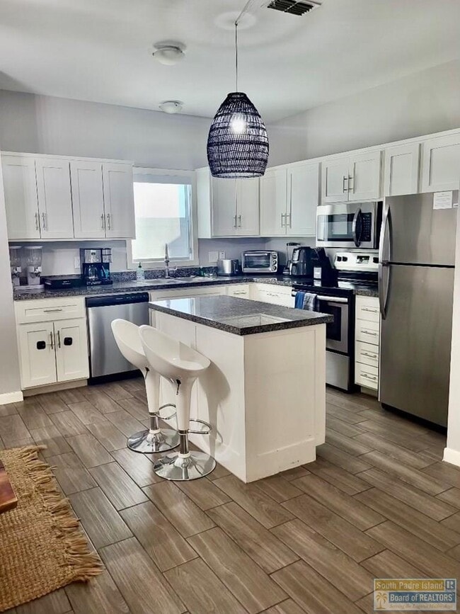 Building Photo - 219 Las Joyas Blvd