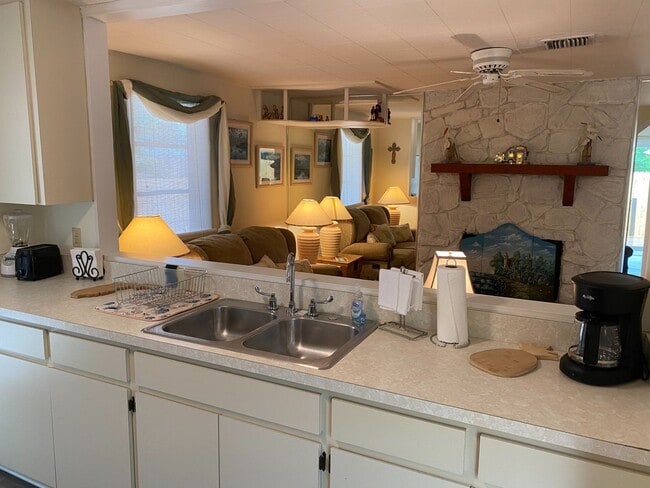 Building Photo - Nokomis Beachy Bungalow (Off Season)