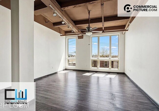 Building Photo - Frame Factory