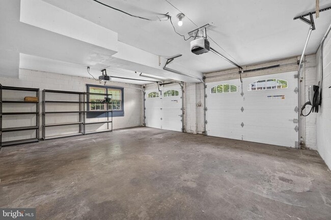 Building Photo - 6443 Walters Woods Dr