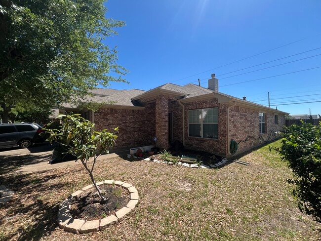 Building Photo - 21839 Manitou Falls Ln