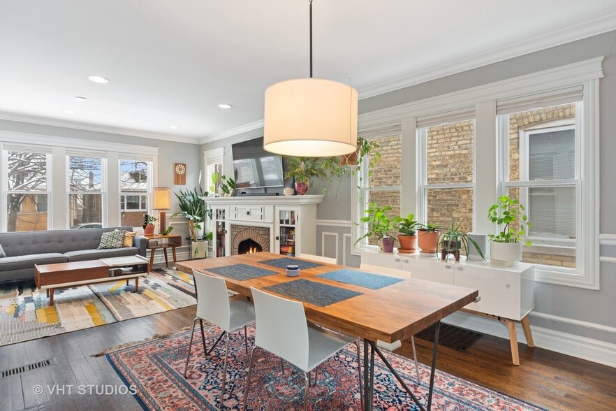 Building Photo - 3018 N Kostner Ave