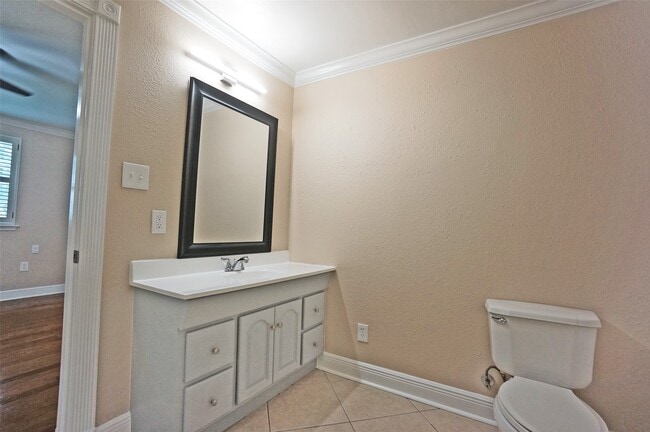 Building Photo - 1922 Westlake Way