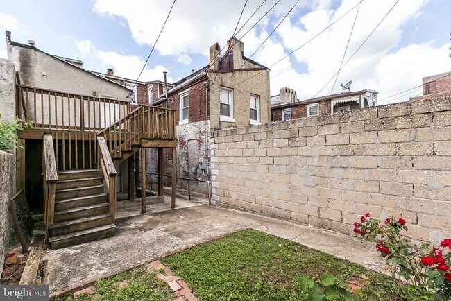 Building Photo - 931 S Hanover St