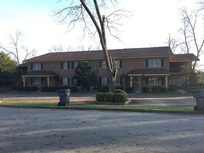 Primary Photo - 109 Country Club Dr