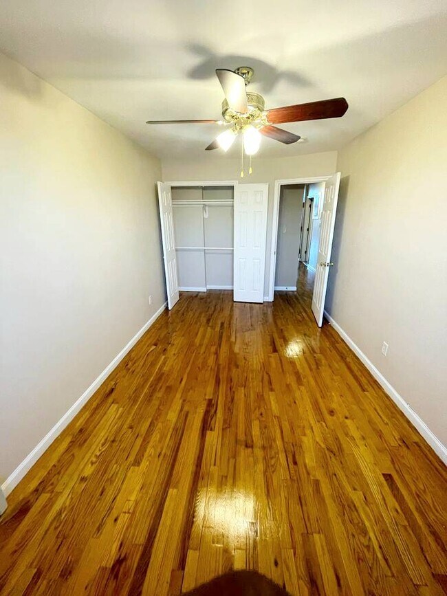 Building Photo - 74-22 Rockaway Blvd