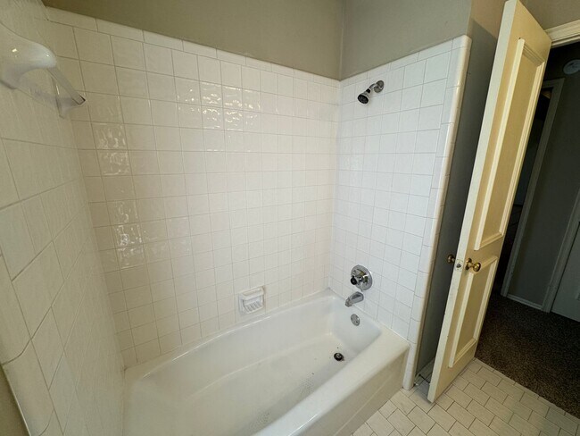 Building Photo - 704 Copperfield Dr