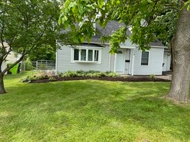 Building Photo - 119 Traister Dr