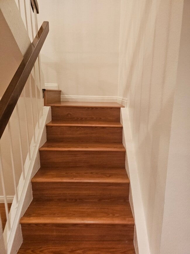 Building Photo - 25 Weepingwood