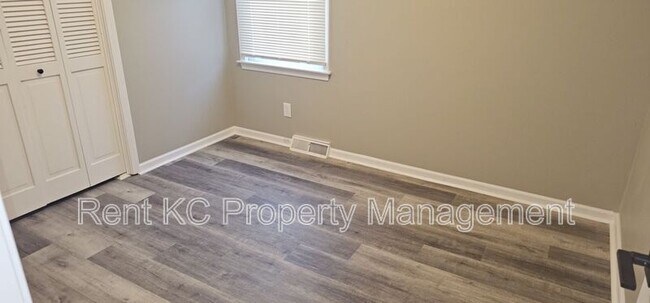 Building Photo - 809 NE 74th St